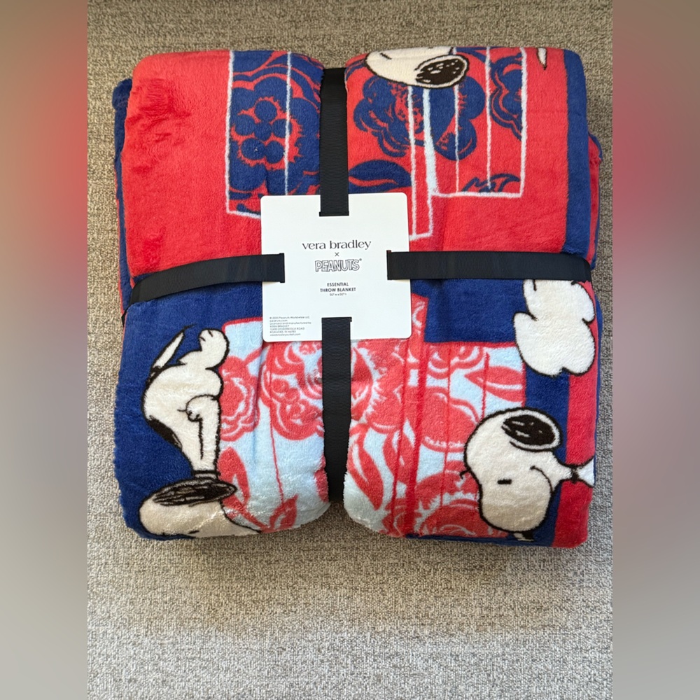 Vera Bradley Peanuts -Snoopy’s House Essential Throw Blanket 50” x 80” NWT